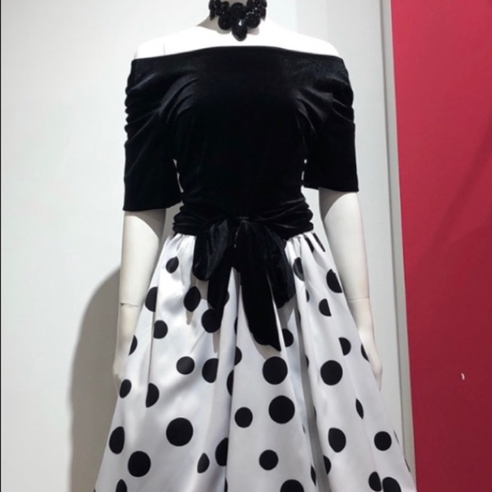 🖤LAST ONE !!    Polka Dot Party Dress 🖤